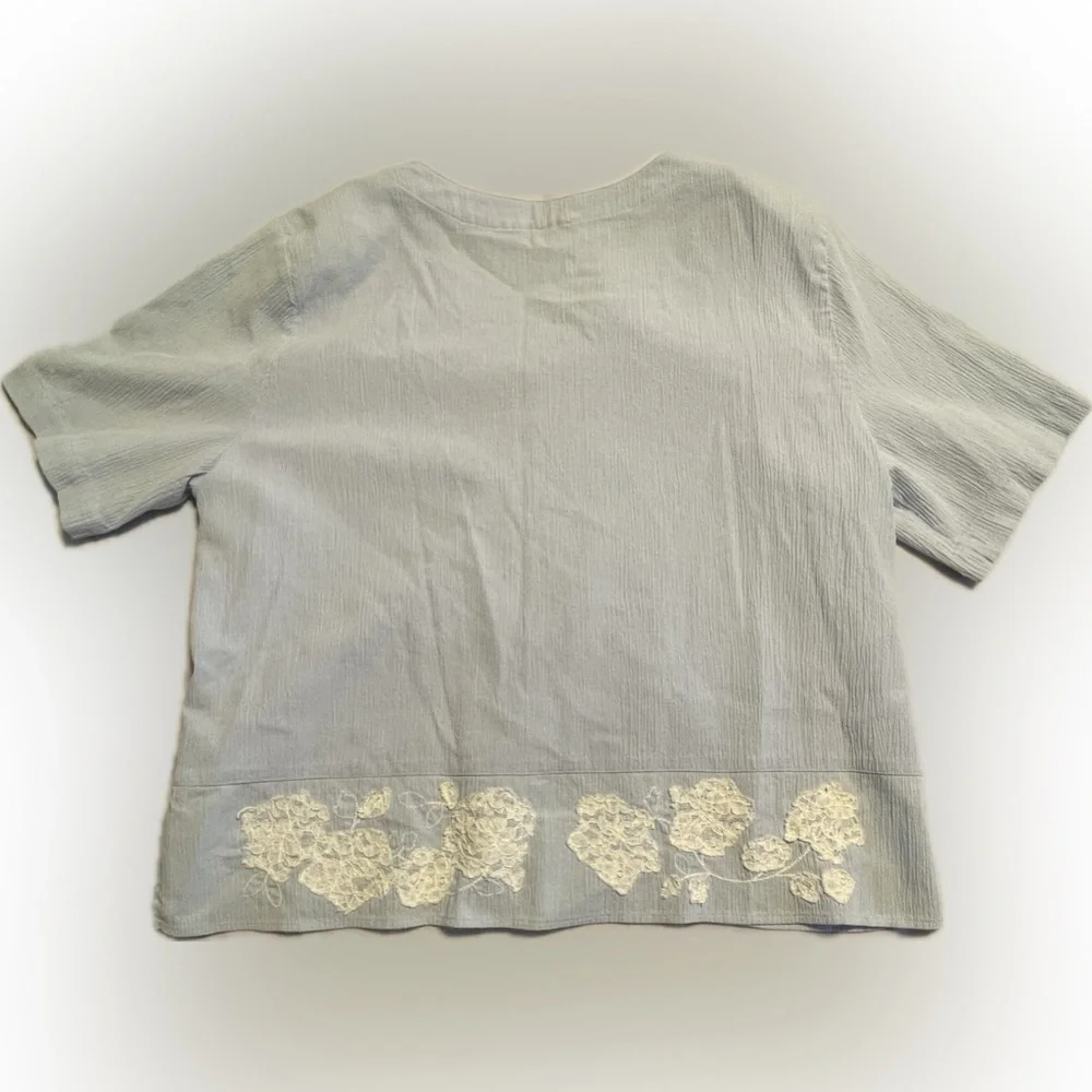 Vintage blue bunny womens size medium/large button down blouse - Picture 7 of 7